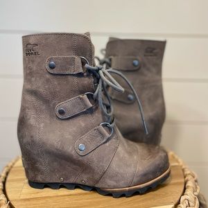 Sorel Joan of Arctic Wedge boots size 7.5